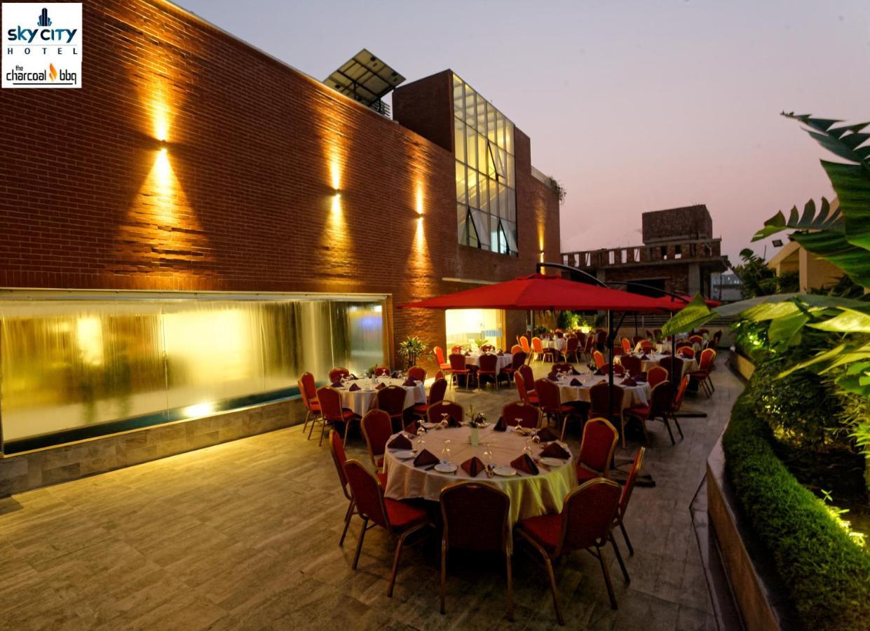 Sky City Hotel דאהקה מראה חיצוני תמונה