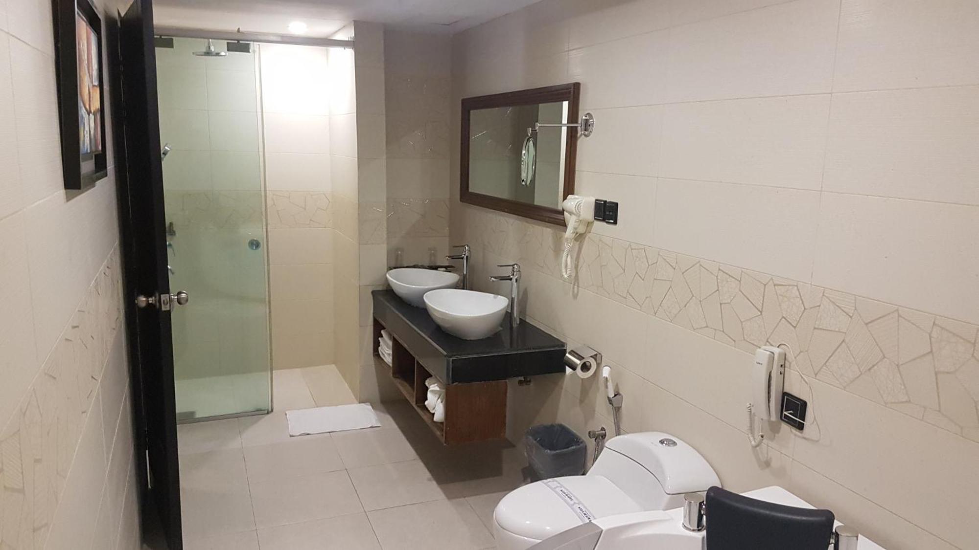 Sky City Hotel דאהקה מראה חיצוני תמונה